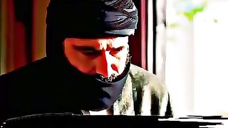 وه جو الله کا نیک بندا ہے اس سے کہيں کہ ہم سے آکر ملے????  ·  · 105