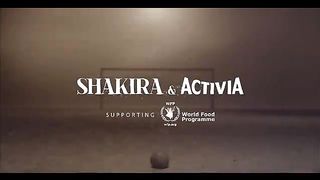 Shakira_-_La_La_La__Brazil_2014__ft._Carlinhos_Brown(360p).
