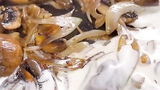 Creamy Garlic Mushroom Pasta