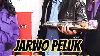 MOMENT JARWO PELUK PAKSA CATHEZZ #shorts #shortvideo #jarwo #cathezz #targetoperasi #lucu #komedi.