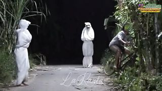 Prank Pocong Massal Fresh Edition || Prank Terbaru Bikin Ngakak || Surrounded by Ghost 2