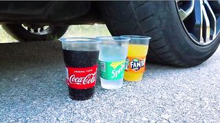 Esmagando coisas crocantes e macias de carro! CARRO EXPERIMENTAL vs BALÕES DE ÁGUA 2
