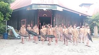 Pakaian tradisional Nias