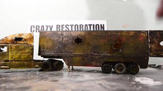 Volvo VNL780 - Restoration Abandoned Semi trailer Red Bull truck