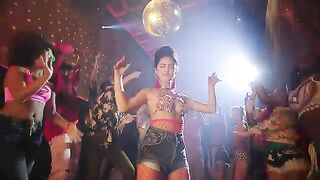 Malu_Trevejo_-_Luna_Llena__Official_Video_(360p).