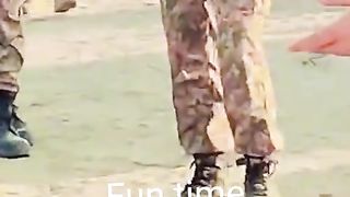 Nak da koka. Army dancing