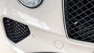 The New Bentley Flying Spur GTC V8 2024.