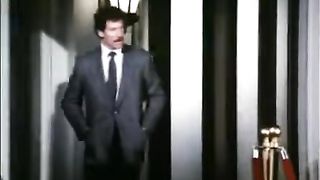60 Hotel women in fur coat