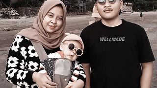 Mantai bersama keluarga