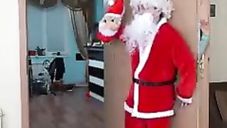 Best_Tik_Tok_Challenge_with_Christmas_Door_003_#shorts_by_Super_Max(240p).