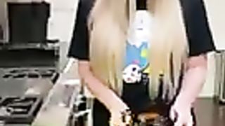 TikTok_Lifehacks_To_The_Rescue!(144p).