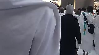 Yahan pi tarbiyat kuch aor hay