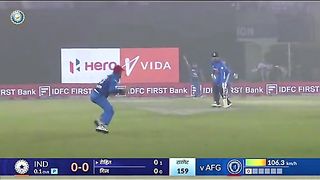 Fall of wickets of India 2