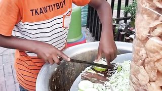 little boy make a street food amizang!