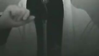 استمع