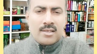 کسی کے پیروں میں گرنا ہمیں نہیں اتا