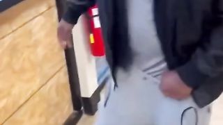 Il a vidé le magasin