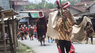 Tradisi Sunatan Pawi Naik Kuda