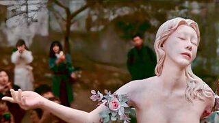 Everyone Is Amazed By A Beautiful Statue, It Turns Out To Be A Human Corpse