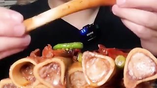 This food is really delicious, do you like it?
