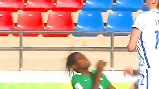 Crazy_Moments_????_Women_s_Soccer_⚽️_#shorts_#sports(360p).