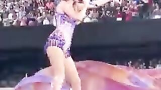 lmaoo_????????__#shorts_#taylorswift_#tiktok__#taylor(240p).
