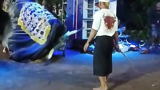 The viral bull dance goes viral#fyp