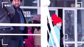Просто ужас тёща заставила сына развестись изо того что невеста родила дочь
