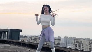 天是蓝的,海是深的,你小子没一句是真的