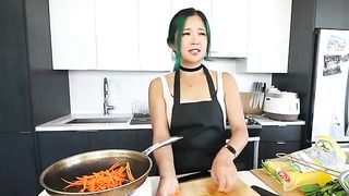LAZY KOREAN RECIPES (VEGAN) _ gochujang fried rice, mini kimbap, sweet potato jeon
