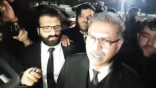 PTI lawyer Ali Zafar announced the great news? Fight after constant debate with Qazi Faiz? Favored by PTI.