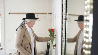 "Glamour Gazette: Unveiling the Allure of Contemporary Style Trends"