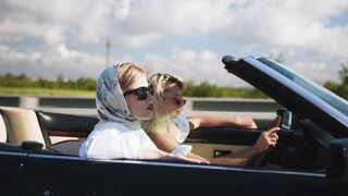 "Chic Chronicles: Navigating the Ever-Evolving Landscape of Fashion Trends"