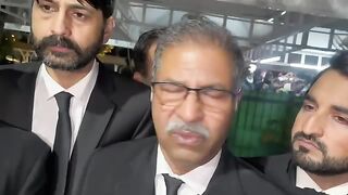 After the verdict, Tehreek-e-Insaf workers shouted slogans... Prime Minister Imran Khan slogans.