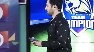 وہ کون سی چیز ہے جس کو پانی میں ڈالا جائے تو جلتی ہے