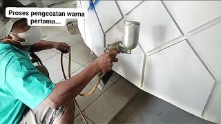 Proses pengecatan warna pertama