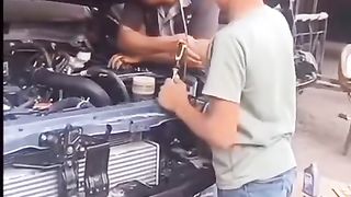 Try to not laugh Arabic video