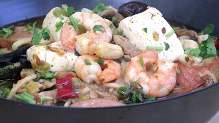 Chinese Food - Stir fry prawns with taufu.