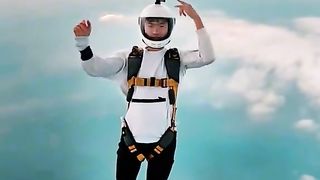 Sky Diving By Earplane.