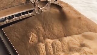 दुबई रेत क्यों खरीदता है_ ???? Dubai buy sand #shorts #youtubeshorts #viral #dubai.