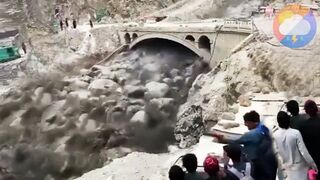 Scary  footage of Flood in Pakistan
