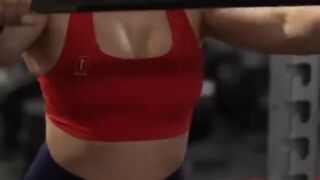Women's CrossFit athlete games short video
