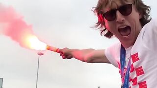 Luca modric doidão passando na sua timeLINE