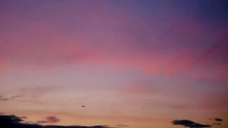 SIA-UNSTOPPABLE LYRIC MUSIC VIDEO