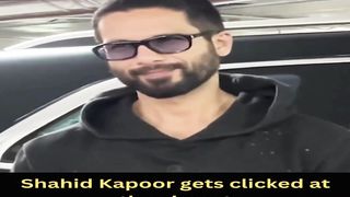 Shahid Kapoor gets clicked at the airport #shahidkapoor #shorts #short #trending #viral #bollywood #shortvideo