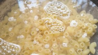 Chicken chowmain macroni