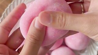 strawberry mochi