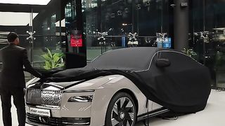 2024 Rolls-Royce spectre.