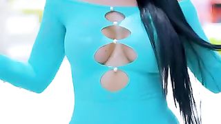 Roxana Ventura - Modelo de biquíni curvilínea e influenciadora de moda ｜ Biografia