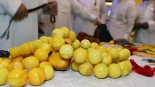 2 crore tasbih besides